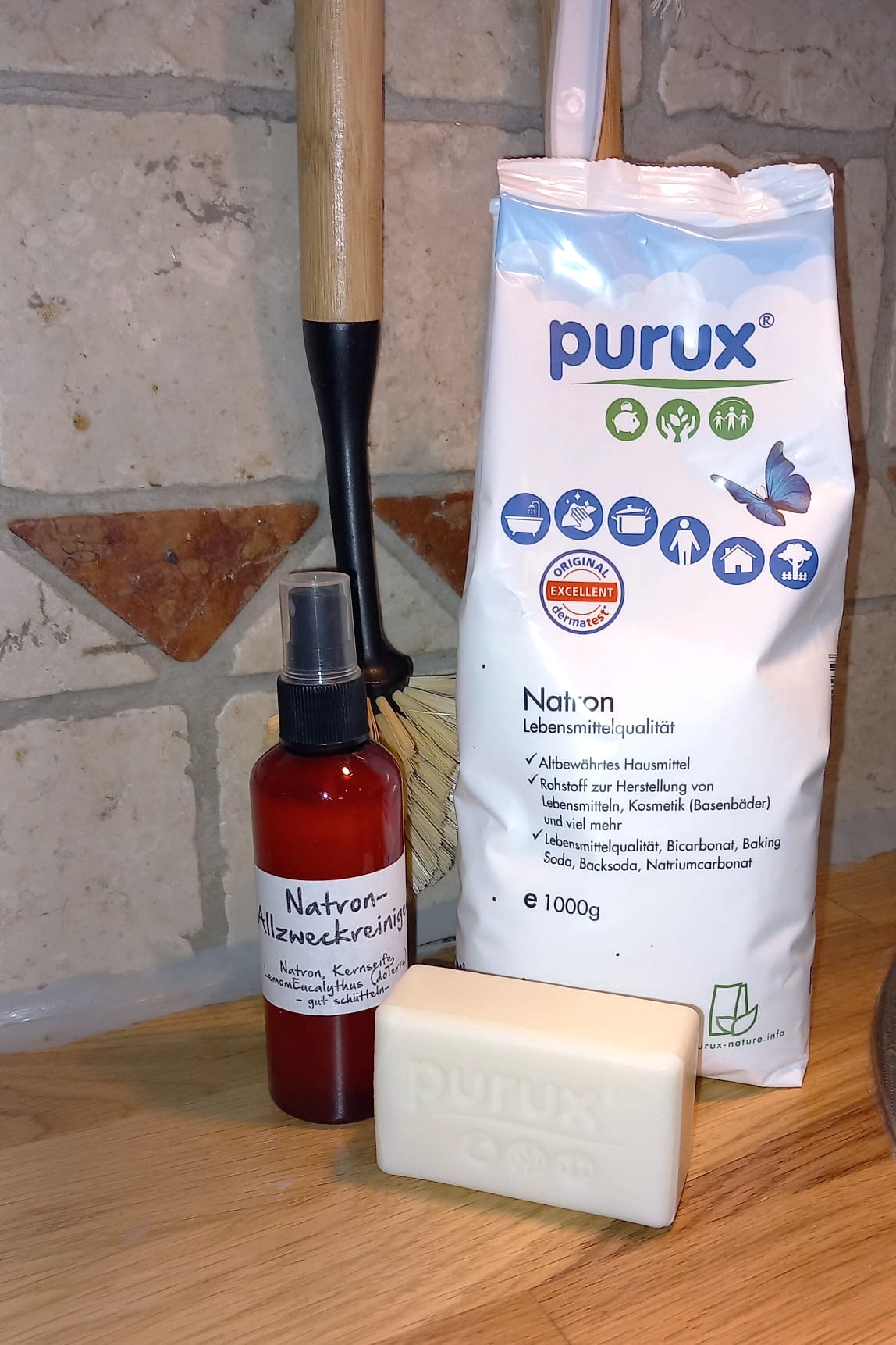 Natürlichen Allzweckreiniger mit Natron