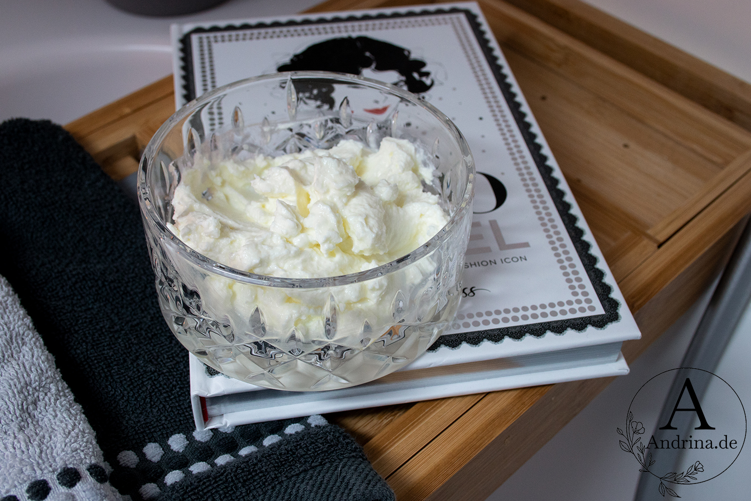 Reine Haut mit Hausmitteln: Zitronensäure-Quark-Maske für ein verfeinertes Hautbild